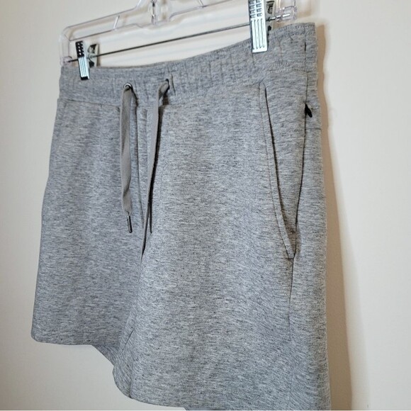 American Eagle Gray Drawstring Sweat Shorts Size Small - Picture 2 of 9